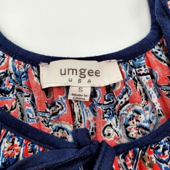 Umgee Cold Shoulder Paisley Print Casual Top - Picture 6 of 9